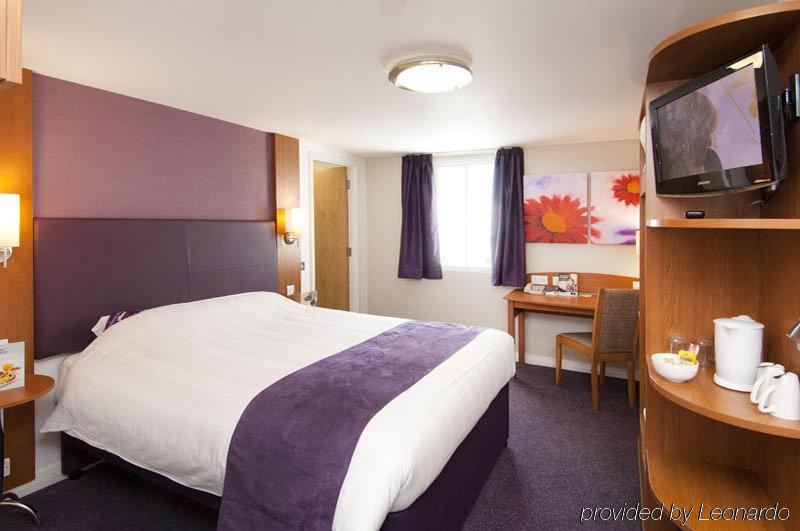 Premier Inn Tewkesbury Exterior photo